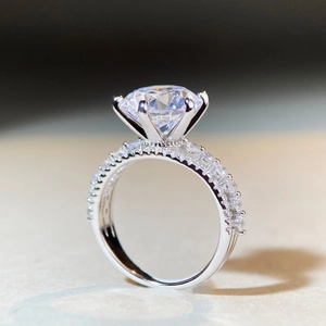 Elegant S925 sterling silver ring with 5 carat moissanite and classic six-prong setting