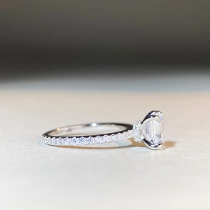 S925 sterling silver ring with emerald cut 2ct moissanite in classic four-prong setting