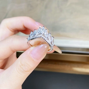 Elegant 925 sterling silver crown ring with marquise cut stones in a V-shaped wheat design