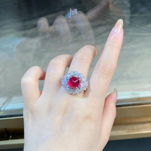 925 Silberring mit 10x10mm Taubenblut Rubin im Zuckerschliff und Diamanthalo