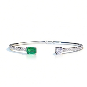Adjustable 925 silver cuff bracelet with emerald cut green stone and clear round zircon