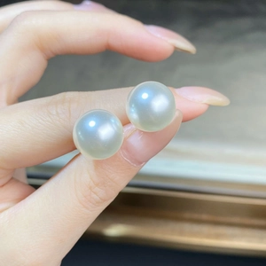 Minimalist S925 sterling silver stud earrings with high-luster large white round pearls
