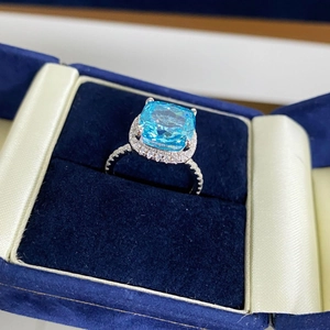 S925 silver halo ring with large 5-carat square-cut aquamarine and brilliant stones