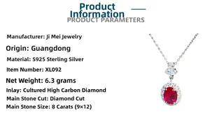 Détail du collier en argent S925 avec pendentif rubis 8ct et éclats de diamant
