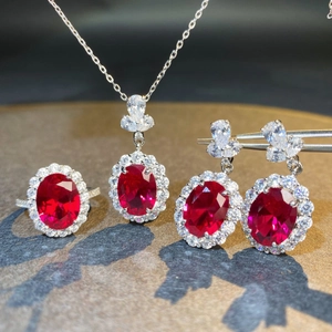 Parure de bijoux en argent S925 avec rubis ovales rouges et cristaux étincelants