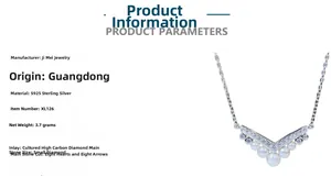 Détail du collier en V argent S925 avec perles blanches et diamants de carbone