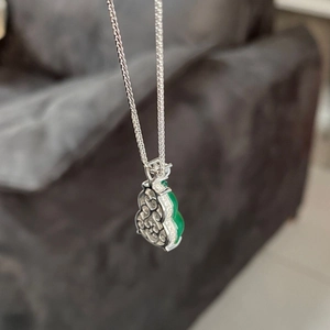 S925 sterling silver necklace with green chalcedony gourd pendant in Oriental style