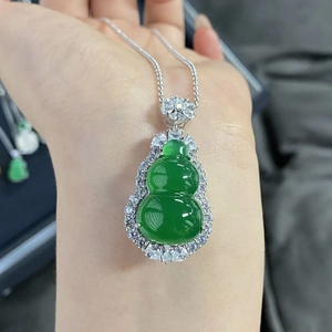 Pendentif gourde en argent S925 avec calcédoine vert émeraude et diamants étincelants
