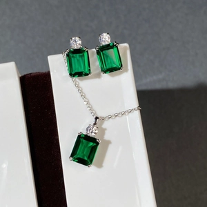 S925 sterling silver jewelry set featuring emerald-cut green gemstones and necklace