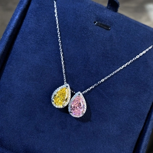 Elegante collana in argento S925 con pendenti a goccia gialli e rosa con taglio a halo