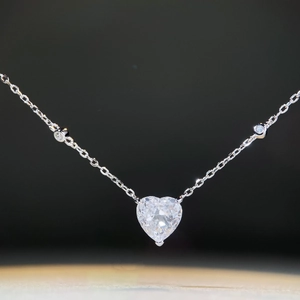 S925 sterling silver heart-shaped necklace with ice flower cut gemstone pendant