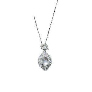 Collier en argent S925 avec pendentif ovale en calcédoine entouré de pierres de zircon