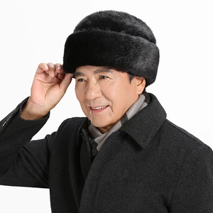 Bonnet d'hiver en fausse fourrure noire pour hommes âgés avec peluche épaisse et protection oreilles