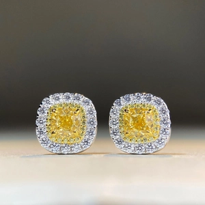Boucles d'oreilles en argent S925 avec diamants jaunes taille coussin et double halo