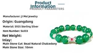 Détail du bracelet en argent S925 avec perles de calcédoine verte de 10 mm et nœud