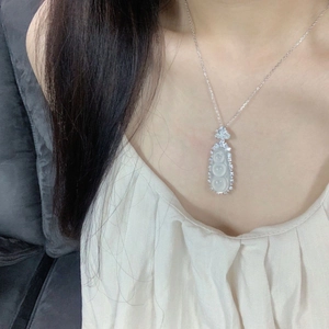 Collier en argent S925 avec pendentif haricot en calcédoine verte et nœud élégant