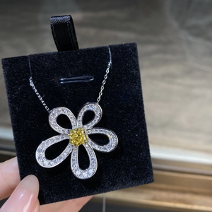 Collier en argent S925 avec pendentif fleur de tournesol et pierre jaune éclatante