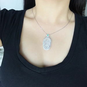 Collier en argent S925 avec pendentif feuille en agate glacée et oxydes de zirconium