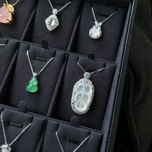 Collection de pendentifs en argent S925 avec calcédoine et jadéite en boîte noire
