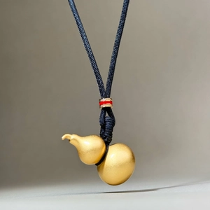 Collier Pendentif Calebasse en Cuivre Vintage Cordon Noir Finition Or Sable Mat Bijoux Orientaux Traditionnels pour Hommes Femmes Cadeau