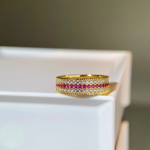 Bague luxueuse en argent S925 avec trois rangées de gemmes rouges et blanches étincelantes