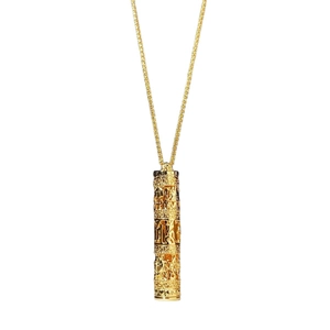 Collier avec pendentif cylindrique en filigrane doré et gravures religieuses fines