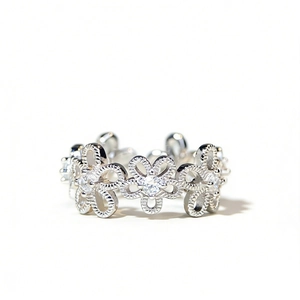 S925 Silber Gänseblümchen Ring mit floraler Gravur und Zirkonia im Vintage-Design