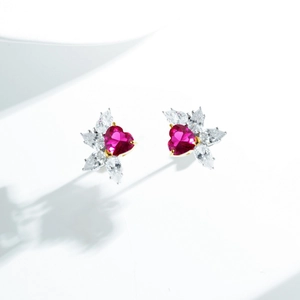 Boucles d'Oreilles Clous Cœur en Argent Sterling 925 pour Femmes Corindon Synthétique Zirconia Incrusté Élégant Mariage Fête Bijoux ED126