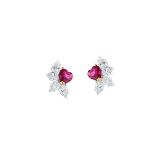 Boucles d'oreilles cœur en argent S925 avec gemmes roses et accents de zircone dorés