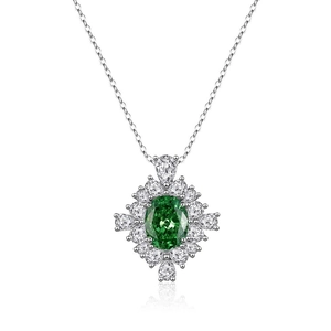 Elegante collana in argento S925 con smeraldo ovale e pendente a grappolo floreale brillante