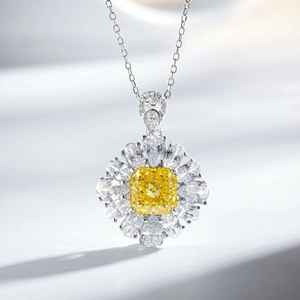 Collier tournesol en argent S925 avec pierre jaune taille radiant et halo de cristaux