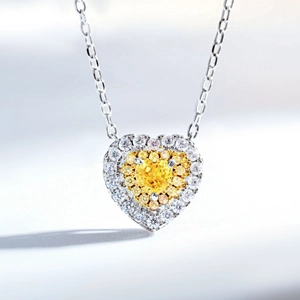 Collier en argent S925 avec pendentif cœur en diamant jaune et double halo scintillant