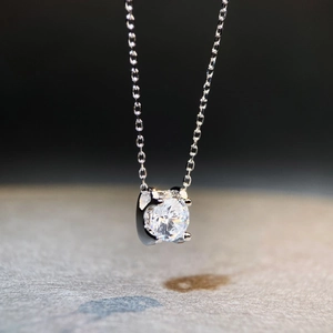 Classic S925 sterling silver necklace with a 1-carat four-prong moissanite pendant
