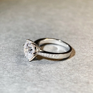 Anello classico in moissanite da 3 carati in argento 925 con montatura a sei griffe e lati