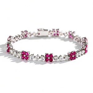 Bracciale in argento S925 con motivi a quadrifoglio rossi e cristalli di zircone