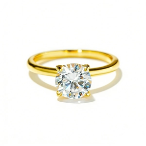 S925 sterling silver ring with 1ct moissanite and classic four-prong gold plated setting