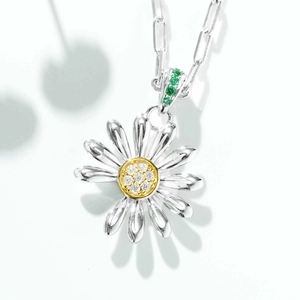 Collier marguerite en argent sterling 925 avec gemmes vertes sur chaîne trombone