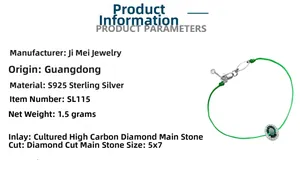 Détail d'un bracelet en corde argent S925 avec une pierre verte ovale et halo de diamants