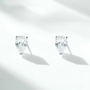 Elegant S925 sterling silver pear cut cubic zirconia stud earrings with three-prong setting