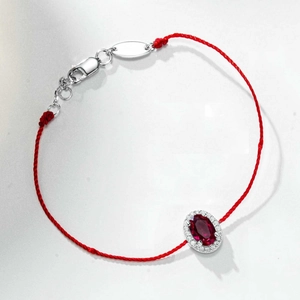 Bracelet S925 argent avec rubis ovale, cordon rouge tressé et halo de cristaux brillants