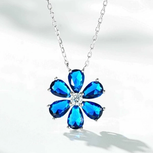 Collier en argent sterling S925 avec pendentif fleur bleue orné de six zircons taille poire