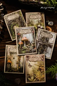 Détails macro des carnets Forest Secret vintage avec illustrations de champignons et fougères