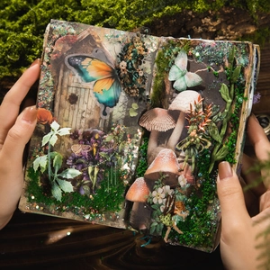 Livre de matériel scrapbooking Forêt Fantastique avec collage 3D papillon et champignon
