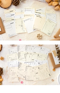 Vue détaillée de papier vintage décoratif avec marquage à chaud doré pour scrapbooking