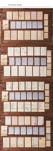 Detailoverzicht van vintage papieren set met bladmuziek en botanische motieven voor journaling
