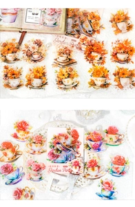 Detalle de pegatinas de flores para scrapbooking vintage y decoración artesanal de bricolaje