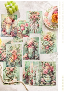 Detailansicht von Vintage-Aquarell-Blumenaufklebern und Dekokarten für das Journaling