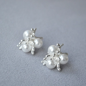French vintage pearl cluster earrings with white pearls on silver metal branches