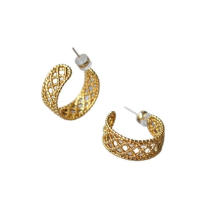 French retro hollow lace grid C-shaped stud earrings in gold plated brass finish
