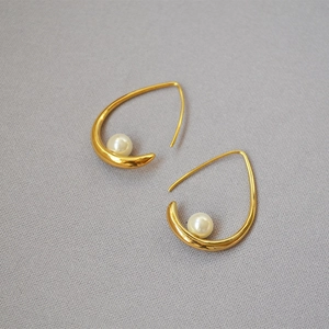 Minimalist 18K Gold Plated Copper Water Drop Faux Artificial Pearl Hook Earrings For Women Elegant Korean Style Jewelry